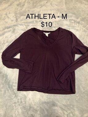 Athleta Long Sleeve V-Neck Top in Plum